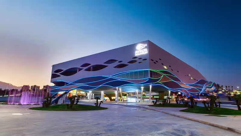 AQUARIUM & LAND OF LEGENDS NIGHT TOUR