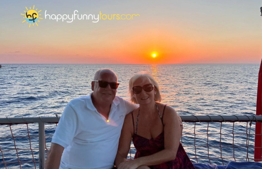 Rahatlatıcı Gün Batımı Tekne Turu