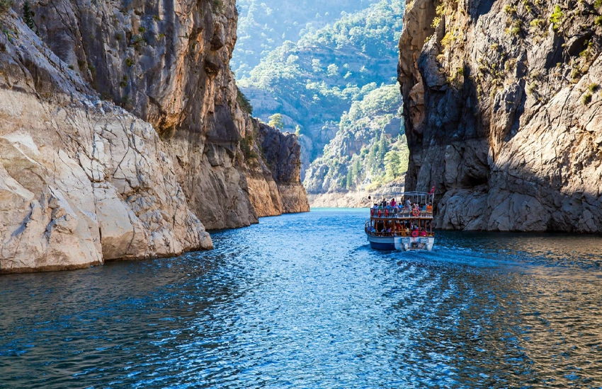 Green Canyon Boat Tour